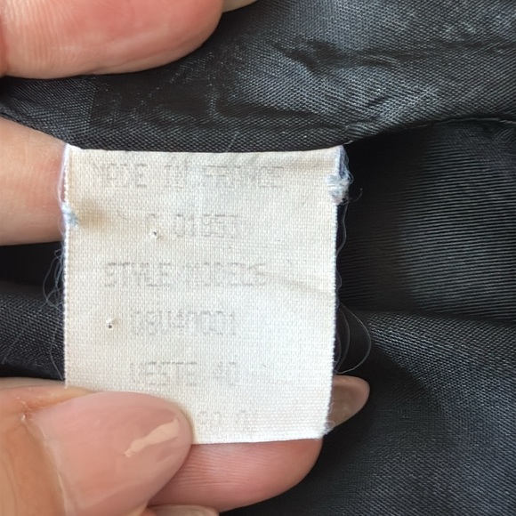 Vintage Christian Llinares Studio 492 black blazer with gold embroidered lion - Picture 8 of 9